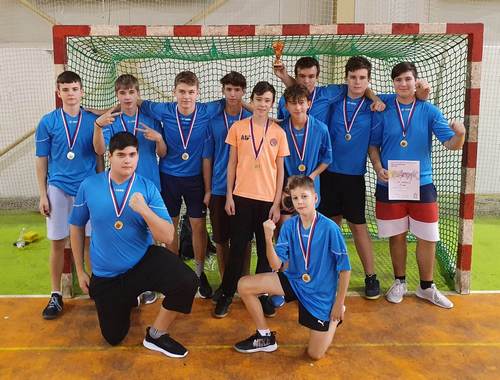 Bronz s pachut, listopad 2022