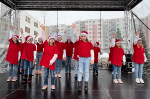 Líšeňské Vánoce v podání pěveckého sboru, Street Dance a Cool Dance, prosinec 2023